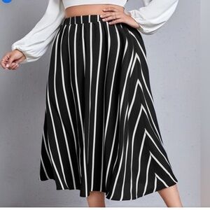 Roz & Ali striped elastic flare skirt size M